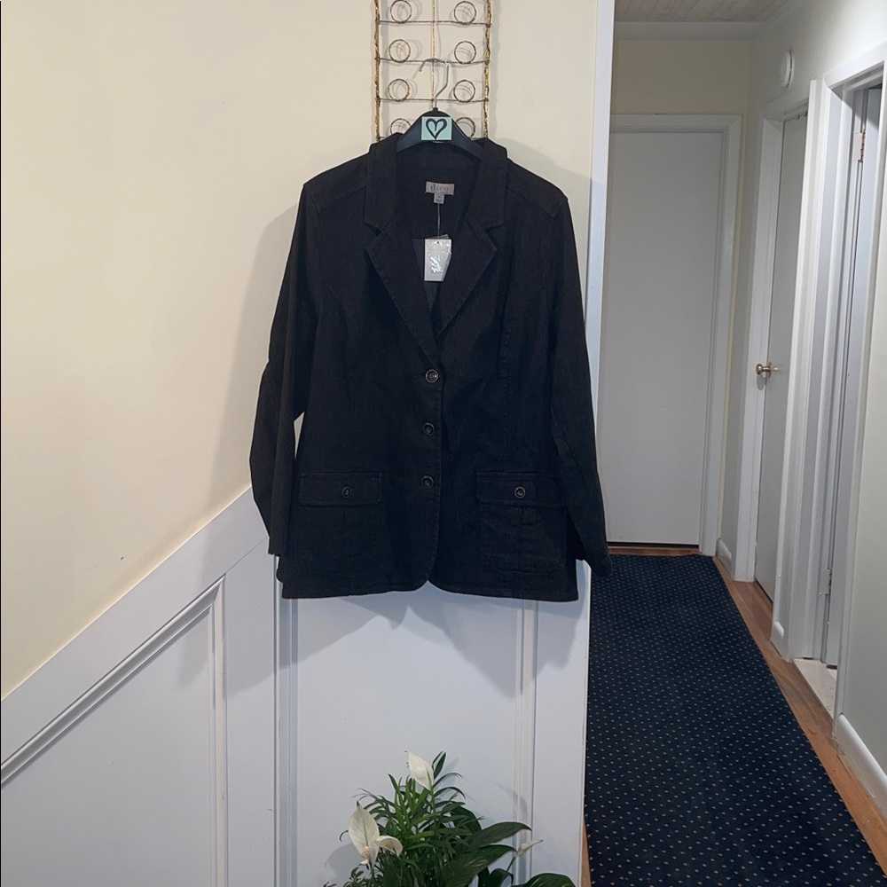 Women’s dark blue denim jacket / blazer, Sz 2X, by “d & co.” Slight stretch, NWT